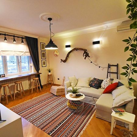 Appartement Charming Flat With Soul à Belgrade Extérieur photo